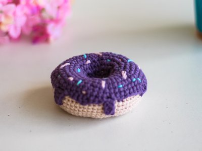Вязаный Донат, декоративный пончик - фиолетовый. 237949686 фото