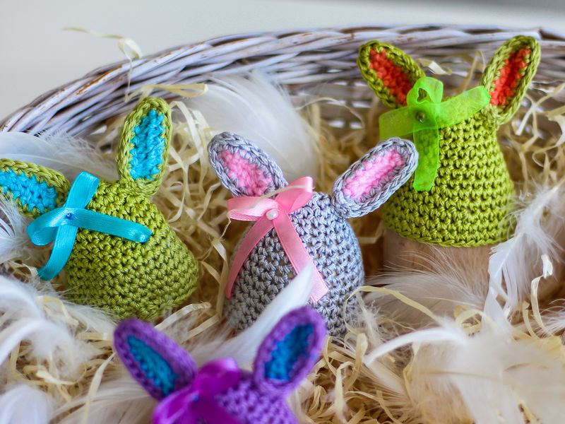 Пасхальный декор. Шапочка на яйца - Кролик оливковый с персиковыми вставками. 234159896 фото