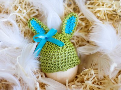 Пасхальный декор. Шапочка на яйца - Кролик оливковый с бирюзовыми вставками. 234161016 фото