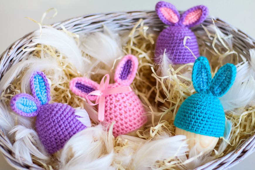 Пасхальный декор. Шапочка на яйца - Кролик малиновый с фиолетовыми вставками. 234165447 фото
