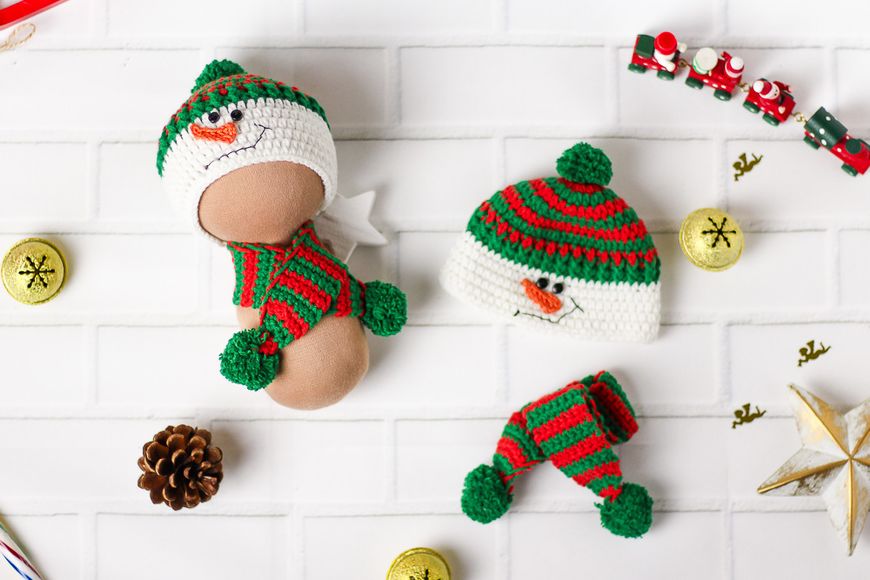 Вязаный комплект зеленый, шапка и шарф ручной работы для куклы - Снеговик 215925410 фото