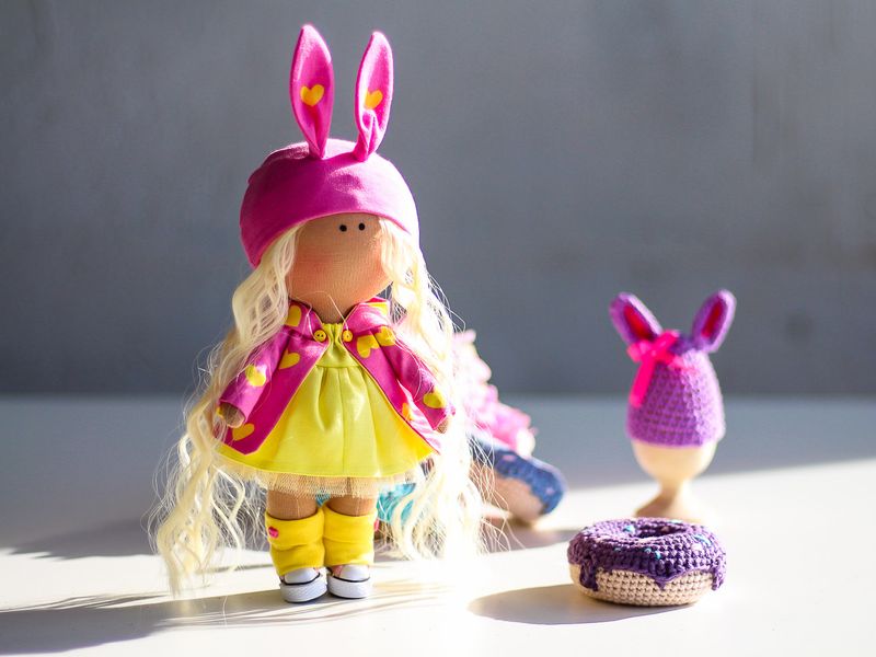 Великодній декор. Шапочка на крашанки - Кролик фіолетовий з малиновими вставками. 234153534 фото
