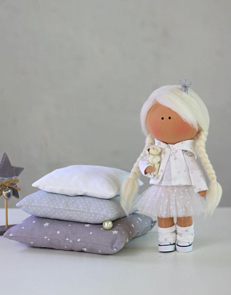 Лялька принцеса на горошині - Міла. Колекція La Petite 227360880 фото